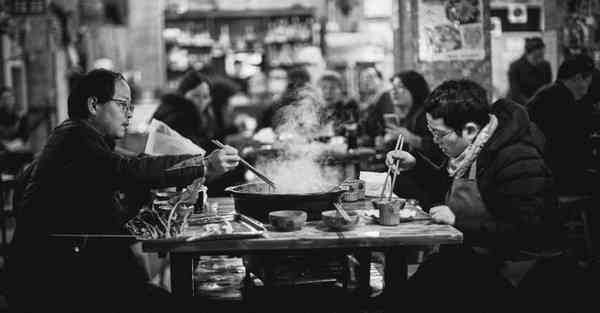 重庆牌照4个螺丝